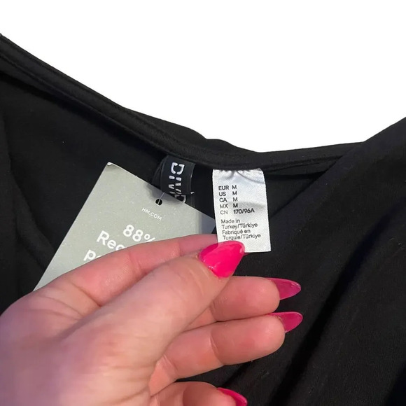 NWT H&M Divided Women's Medium Black Long Sleeve Wrap Top‎ Casual Fall Blouse - Picture 4 of 6